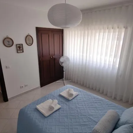 Almaré - T3 Em A 15 Min Da Da Falésia