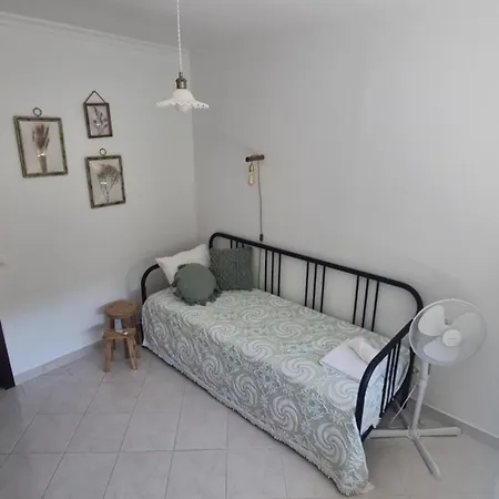 Almaré - T3 Em A 15 Min Da Da Falésia